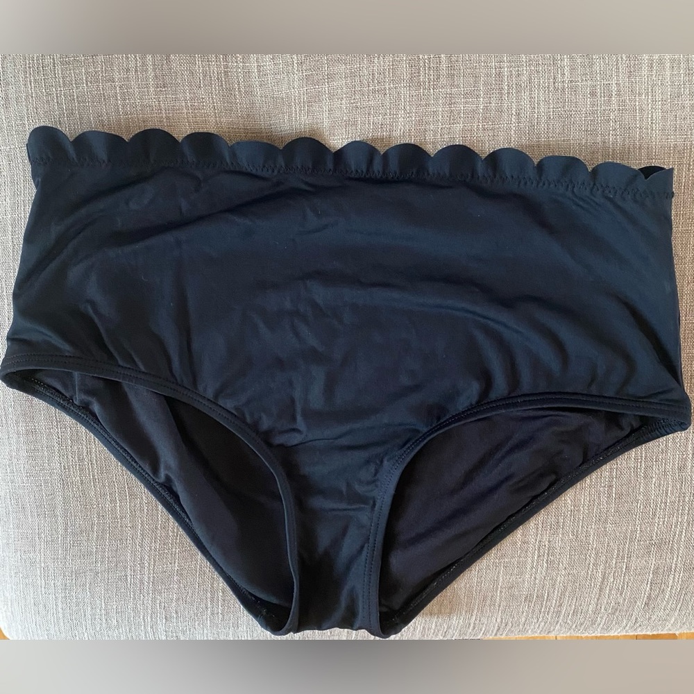 Kate Spade Black Scalloped High Wasted bottoms